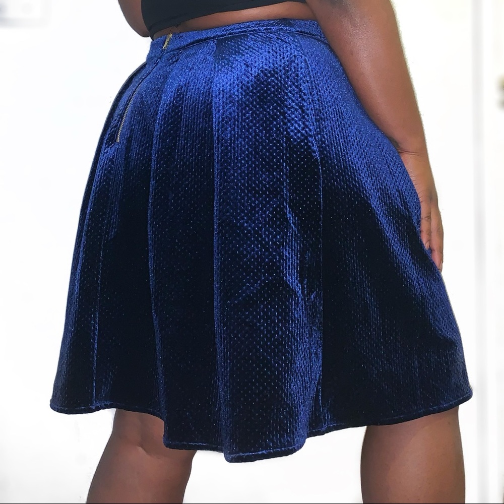 Royal blue velvet skirt. With pockets!!